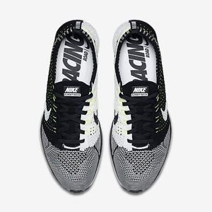 Nike Flyinit Racer Volt 10